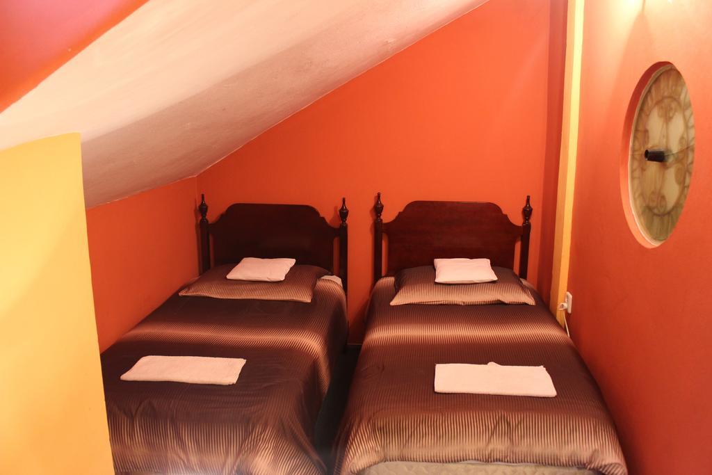 Pokoje Na Chmielnej 2 Hostel Varsó Szoba fotó