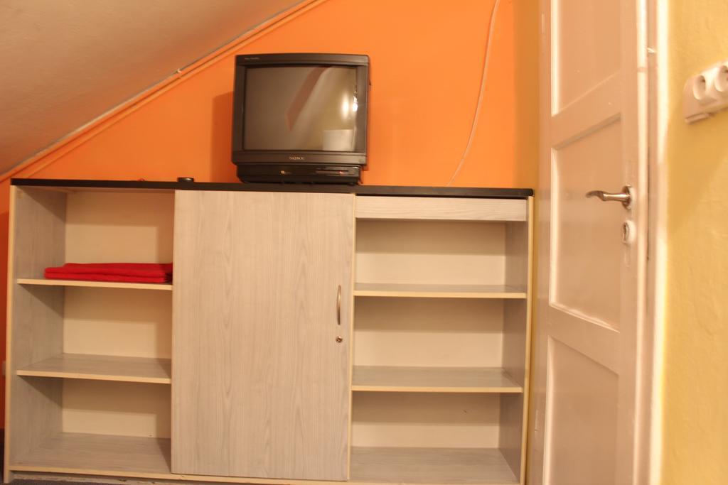 Pokoje Na Chmielnej 2 Hostel Varsó Szoba fotó