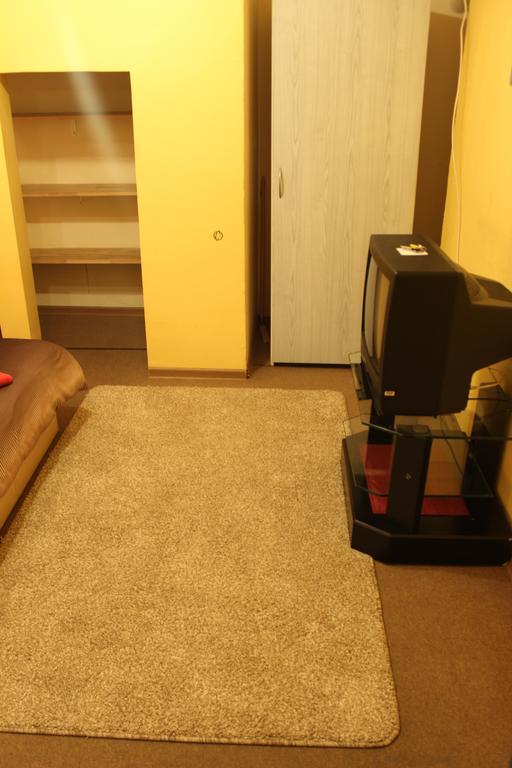 Pokoje Na Chmielnej 2 Hostel Varsó Szoba fotó