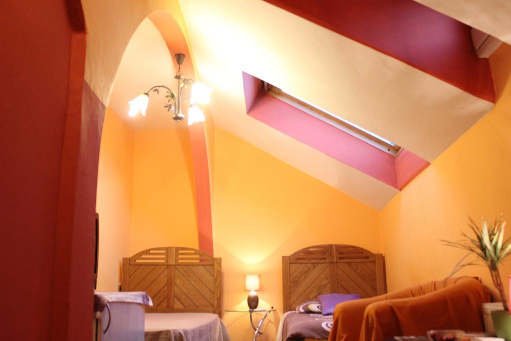 Pokoje Na Chmielnej 2 Hostel Varsó Szoba fotó