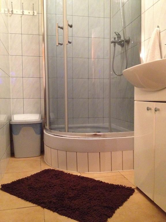 Pokoje Na Chmielnej 2 Hostel Varsó Kültér fotó