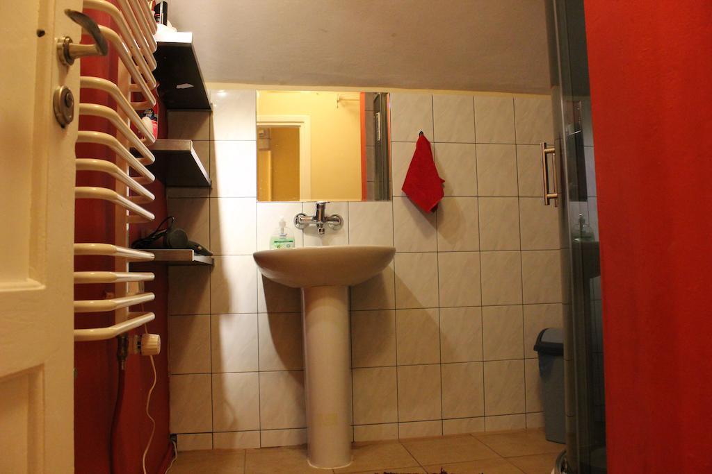 Pokoje Na Chmielnej 2 Hostel Varsó Kültér fotó